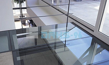Стеклянный потолок на межэтажной площадке купить в Алматы
