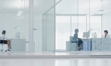 Стеклянные прозрачные перегородки в офис премиум купить в Алматы