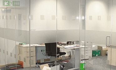 Стеклянные перегородки с рисунком купить в Алматы