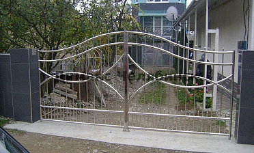 Нержавеющие двустворчатые калитки с вертикальным заполнением купить в Алматы