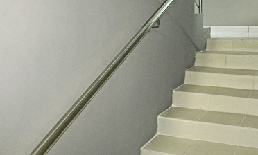 Пристенный поручень из нержавеющей стали купить в Алматы