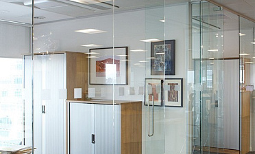 Стеклянные перегородки премиум для офиса купить в Алматы