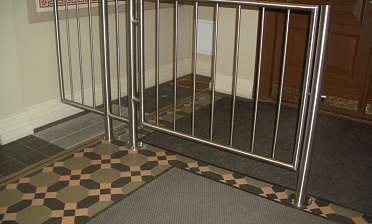 Ограждение лестниц для детей с вертикальным заполнением купить в Алматы