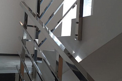 Перила для лестниц из металла в Алматы. Готовые проекты ПерилаГлавСнаб - фото 14