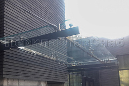 Стеклянные козырьки на спайдерах в Алматы. Готовые проекты ПерилаГлавСнаб - фото 7