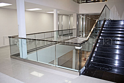Стеклянные ограждения для торговых  и бизнес центров в Алматы. Готовые проекты ПерилаГлавСнаб - фото 16