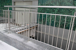 Перила и ограждения с вертикальным заполнением в Алматы. Готовые проекты ПерилаГлавСнаб - фото 7