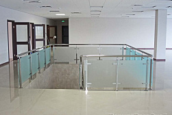 Ограждения из нержавейки со стеклом в Алматы. Готовые проекты ПерилаГлавСнаб - фото 10