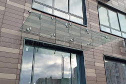 Стеклянные козырьки на вантах в Алматы. Готовые проекты ПерилаГлавСнаб - фото 1