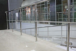 Стеклянные перила для атриумов в Алматы. Готовые проекты ПерилаГлавСнаб - фото 12