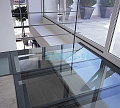 Стеклянный потолок на межэтажной площадке в Алматы. Готовые проекты ПерилаГлавСнаб - фото 1