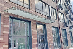 Стеклянные козырьки на вантах в Алматы. Готовые проекты ПерилаГлавСнаб - фото 2